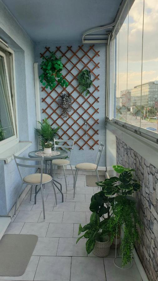 Cozy Apartment Btw Centre And Airport - Private Host - No Invoice Bratislava Exterior photo